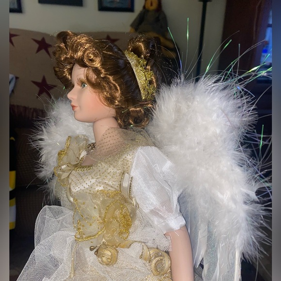 17” Porcelain Angel Doll No Markings Gold/white Dress W/Stand. Like NEW - Picture 4 of 6